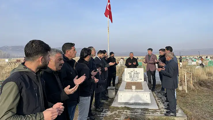 Kaymakam Gürdal şehitliği ziyaret etti