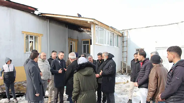 Kaymakam Bakan yangın çıkan camiyi inceledi