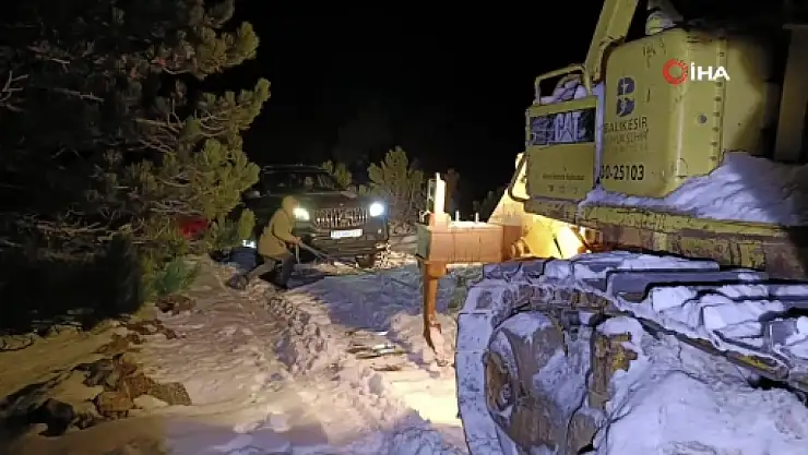 Kazdağları'nda karda mahsur kalan 2 vatandaş kurtarıldı