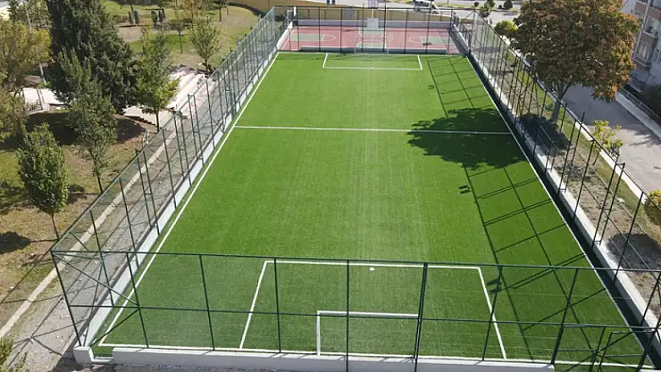 Kırsaldaki okullara modern saha müjdesi