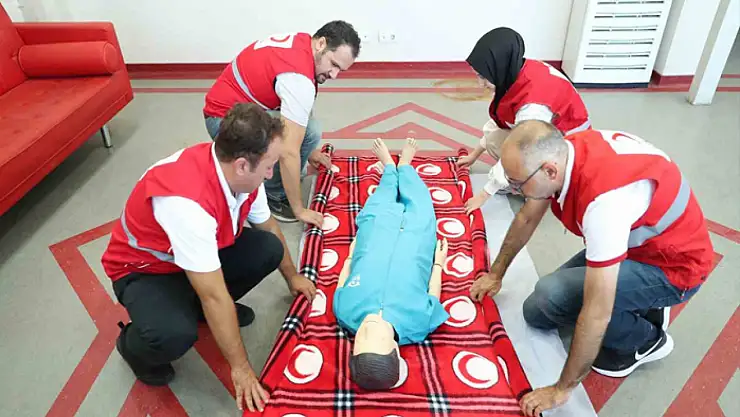 Kızılay, 2023 yılında 776 bini aşkın kişiye ilk yardım eğitimi verdi