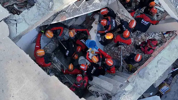 Kocaeli Valisi Aktaş: Bir vatandaşımızın sesini aldık, 9 bina tedbiren tahliye edildi