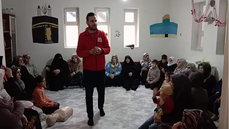 Kur'an kursu eğitmenleri ve öğrencilerine ilk yardım eğitimi