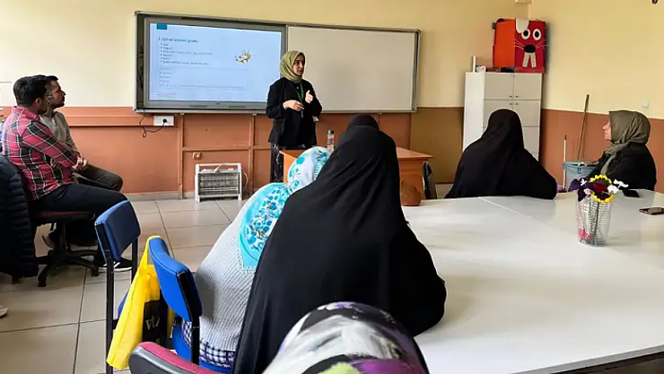 Kursiyerlere 'Sağlıklı Hayat Akademisi' semineri