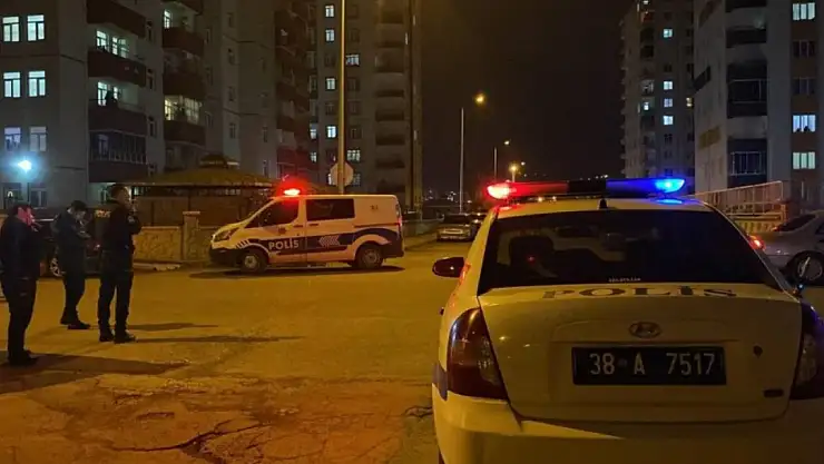 Kurusıkı tabancanın ateş alması sonucu 2 çocuk yaralandı