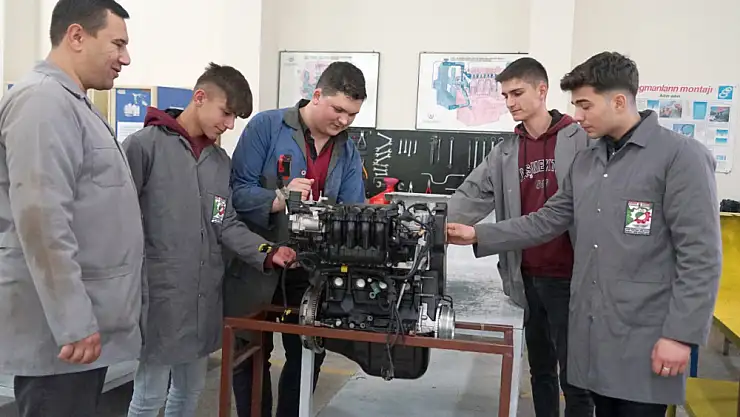 Lise öğrecileri Togg servisine talip