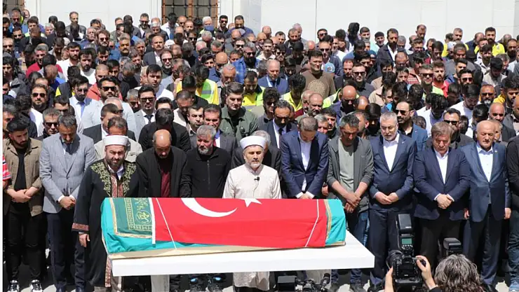 Maden işçisi son yolculuğuna uğurlandı