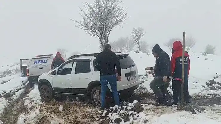 Mahsur kalan doğaseverler AFAD tarafından kurtarıldı