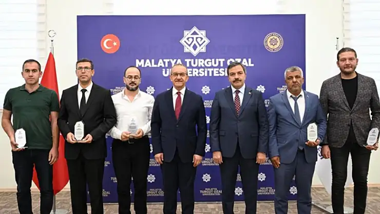 Malatya Turgut Özal Üniversitesi'nde başarılı akademisyenler ödüllendirildi