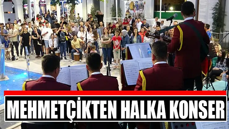 Mehmetçikten halka konser