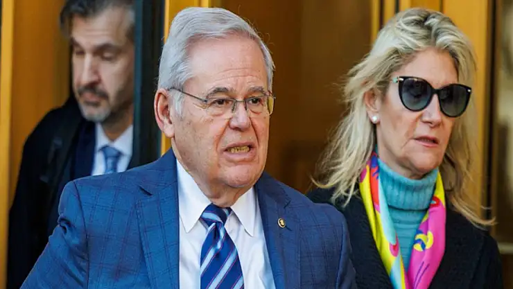 Menendez'in eşi Nadine Menendez'e yolsuzluk ve rüşvet davasında 4,5 yıl hapis