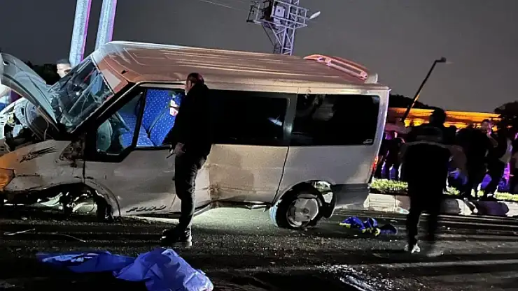 Minibüs orta refüje çarparak savruldu: 1 ölü
