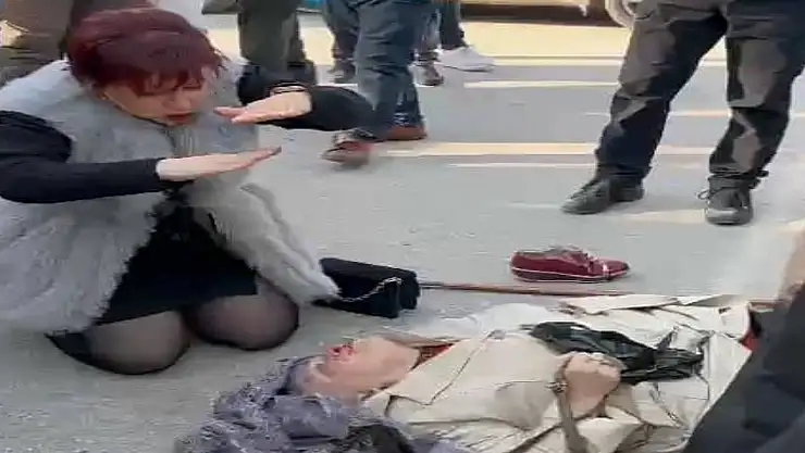 Minibüsün çarptığı kadın ağır yaralandı, ilk müdahaleyi yoldan geçen hemşire yaptı