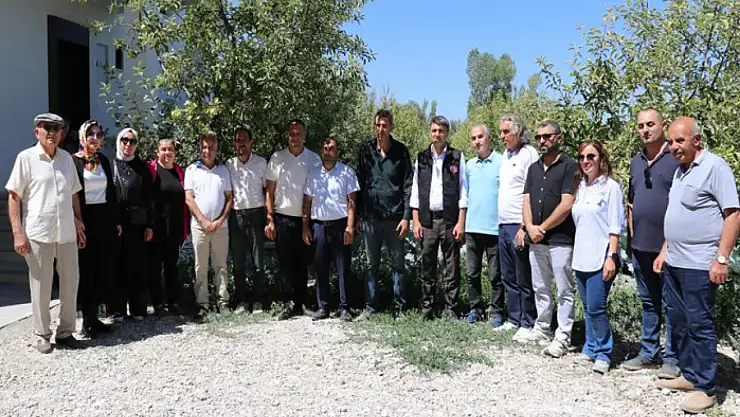 Modern basınçlı sulama sistemiyle hem işçilikten hem de verimden kazandı