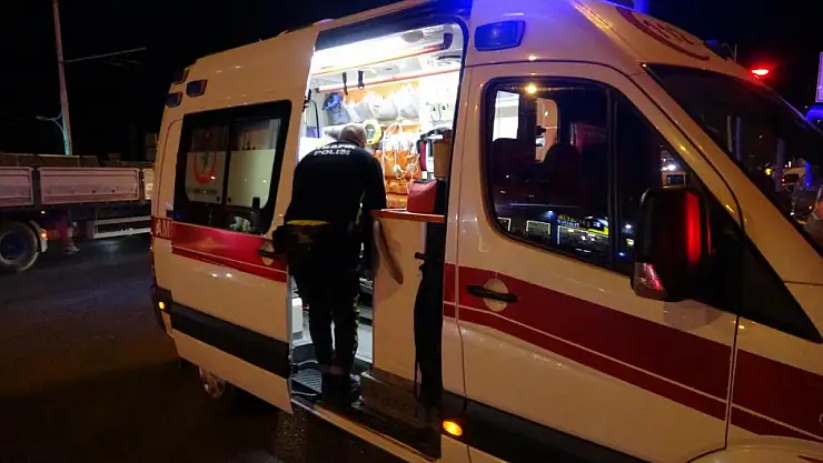 Motosiklet ile bisiklet çarpıştı: 3 yaralı