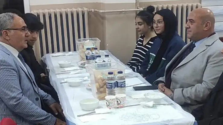 Müdür Aras pansiyonda kalan öğrencileri ziyaret etti