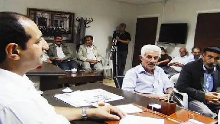 MAHALLE MUHTARLARINI DİNLEDİ