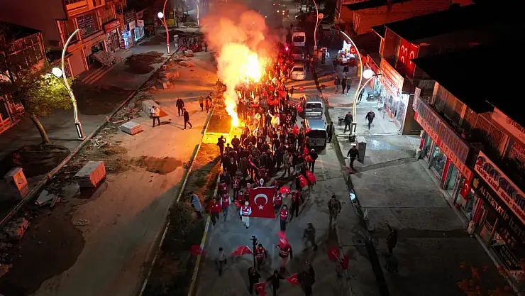 Muradiye'de 100. Yıl Meşalesi
