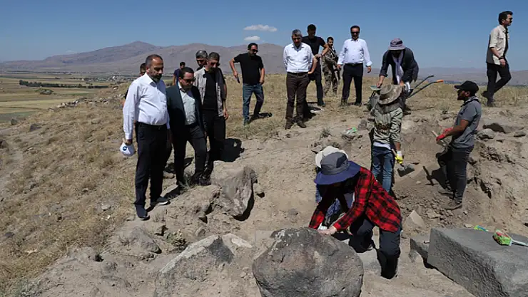 Muradiye'de tarihi kazı çalışmaları devam ediyor