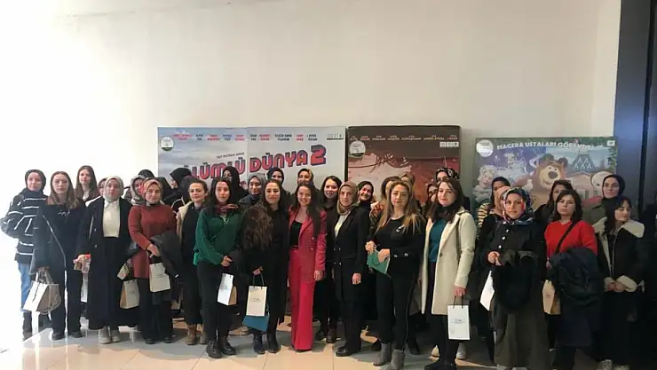Muradiye'deki Öğretmenler 'Aybüke'Filmini İzledi