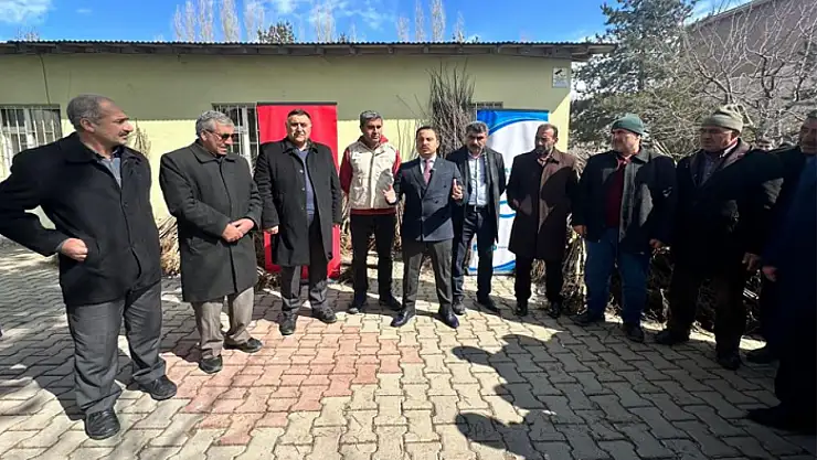 Muradiyeli çiftçilere meyve fidanı dağıtıldı