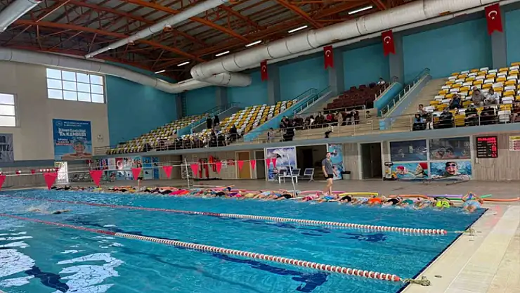 Muş'ta yüzme bilmeyen kalmasın projesi sürüyor