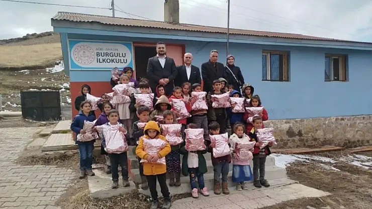 Öğrencilere bayram hediyesi