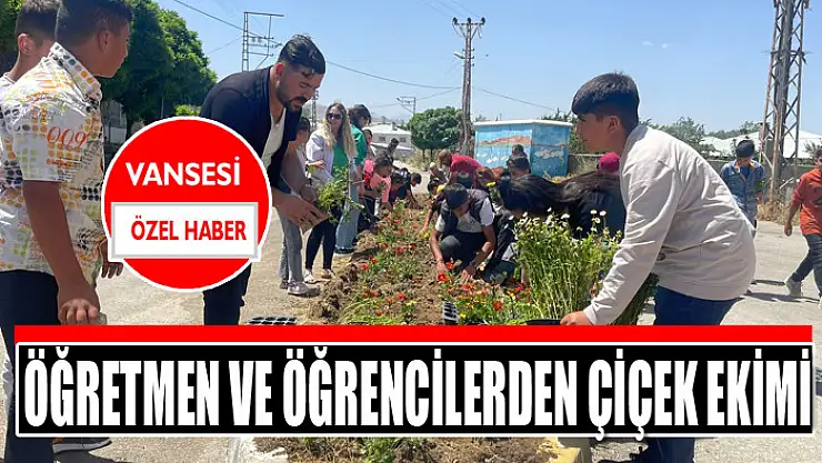 Öğretmen ve öğrencilerden çiçek ekimi