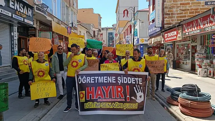Öğretmenler 'Şiddete Dur' demek için bir araya geldi