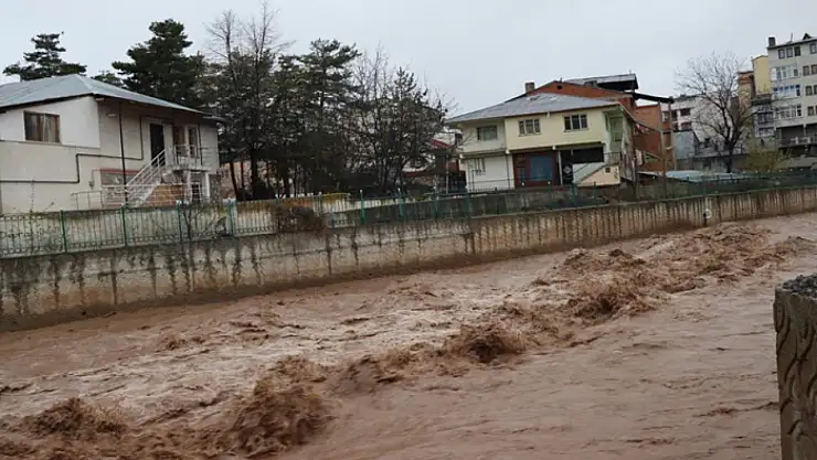 Oltu Çayı'nda tehlikeli yükseliş