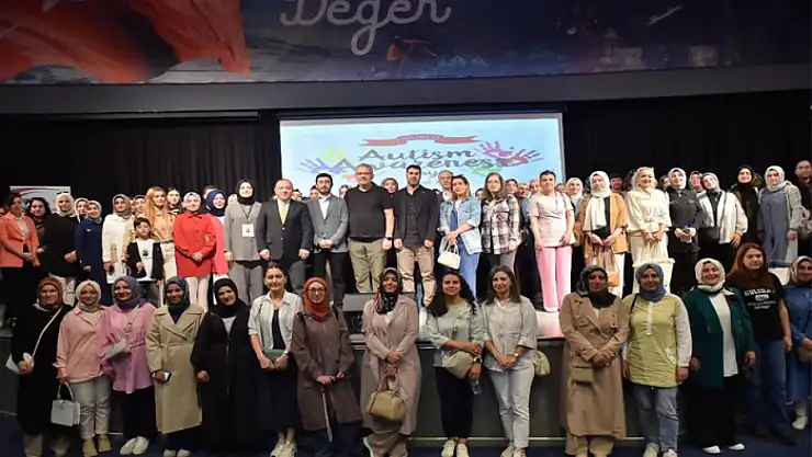 Otizm farkındalık eğitimi yoğun ilgi gördü