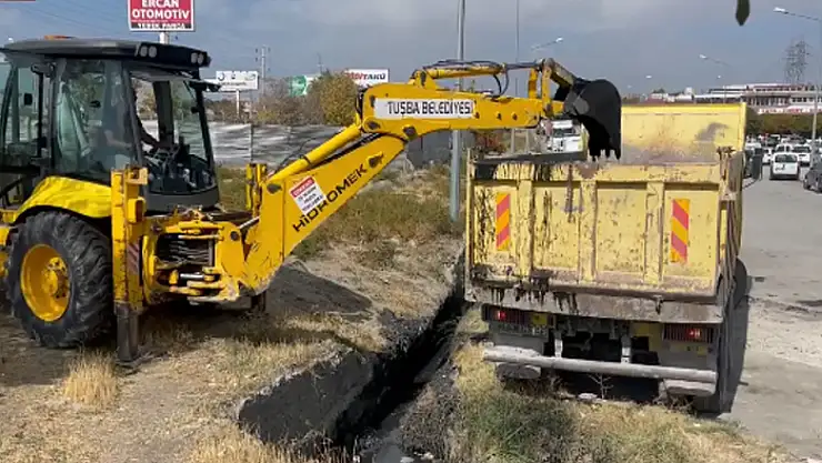 Oto Sanayi Sitesi'nde kanal temizliği