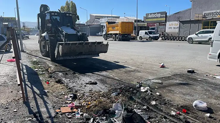 Oto Sanayi Sitesi'nde temizlik çalışması