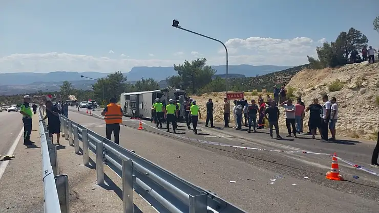 Otobüs ile kamyon çarpıştı: Ölü ve yaralılar var