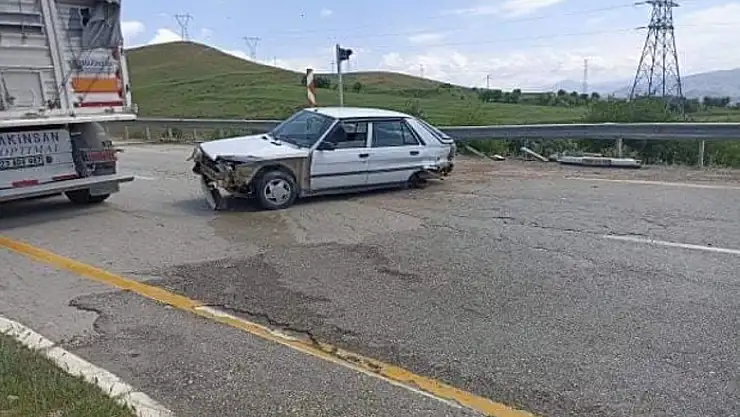 Otomobil bariyerlere çarptı: 1 yaralı