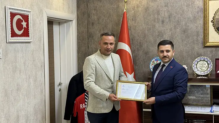 Özalp Kaymakamı'ndan milli emlak şefi'ne teşekkür ve tebrik