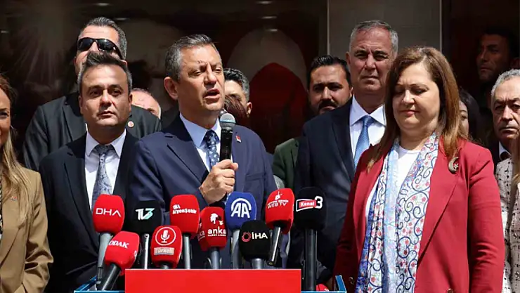 Özel'den belediye başkanları ve partililere uyarı