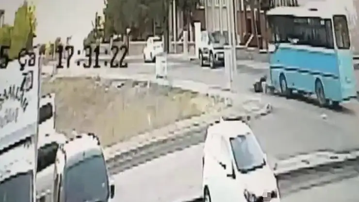 Özel halk otobüsünün çarptığı bisikletli çocuk ağır yaralandı