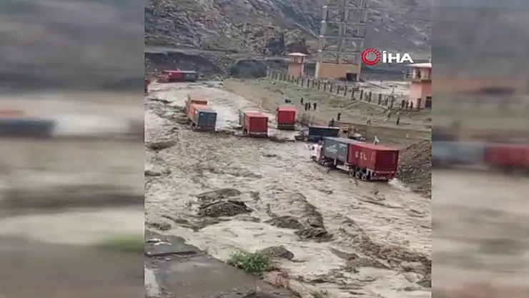 Pakistan'da sel: 6 ölü, 2 yaralı
