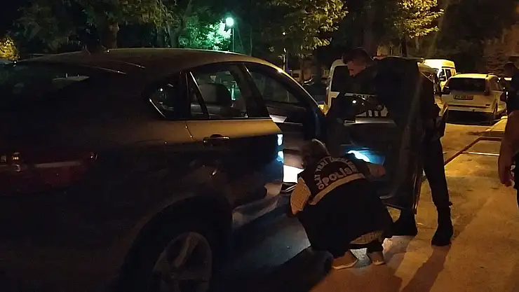 Park halindeki otomobile saldırı