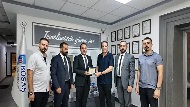 Perihanoğlu: Gençlerin gücüyle Van'ı geleceğe taşıyacağız