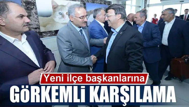 Yeni ilçe başkanlarına görkemli karşılama