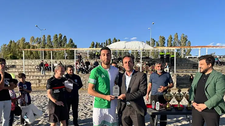 Plaj futbolu Adilcevaz etabı sona erdi