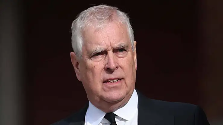Prens Andrew, 'York Dükü' unvanından feragat etti