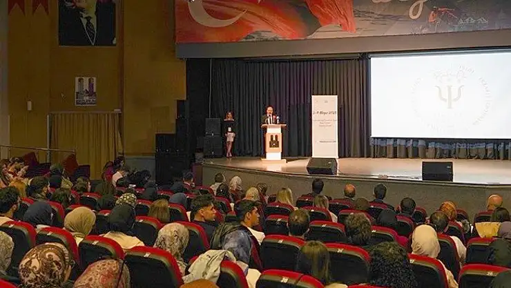 Psikoloji zirvesi başladı