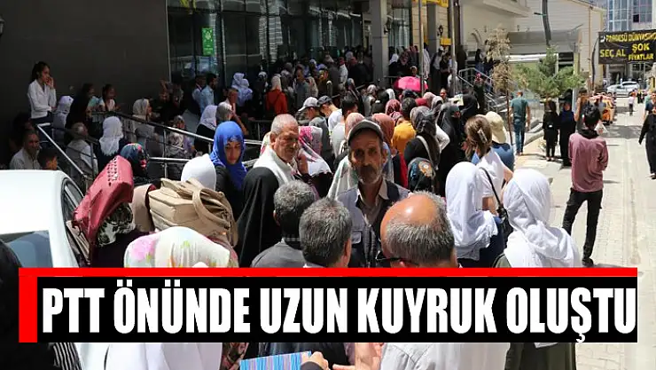 PTT önünde uzun kuyruk oluştu
