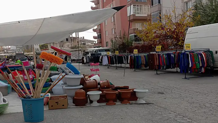 Şabaniye'de pazar krizi: Esnaf sokakta, mahalleli tepkili