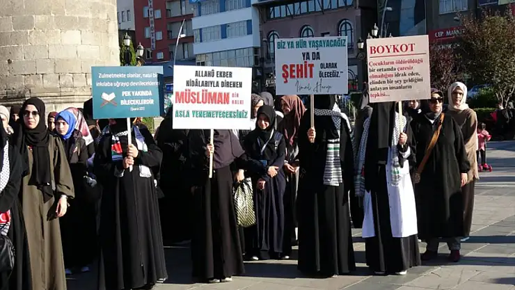 Sağlıkçılardan Gazze için sessiz yürüyüş