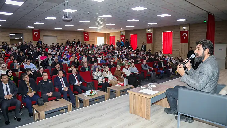 Şair Serdar Tuncer Başkalelilerle Bir Araya Geldi