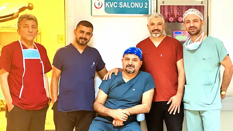 Saldırıya rağmen Van'da kalan doktor, iki haftada onlarca ameliyata imza attı